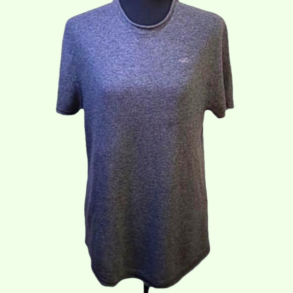 Hollister grey short sleeved crew neck sweater. Size M.